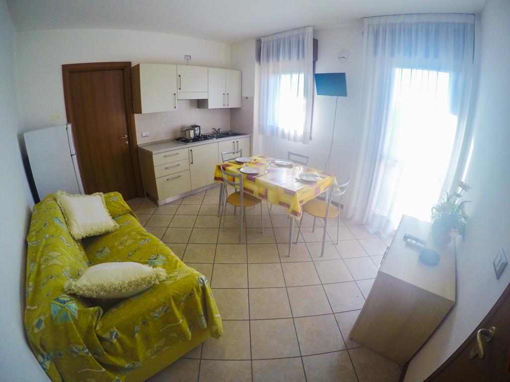 Residence Mediterraneo - Agenzia Cocal Каорле Номер фото
